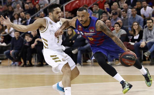 Hanga trata de zafarse de Campazzo en un Barcelona-Real Madrid. 