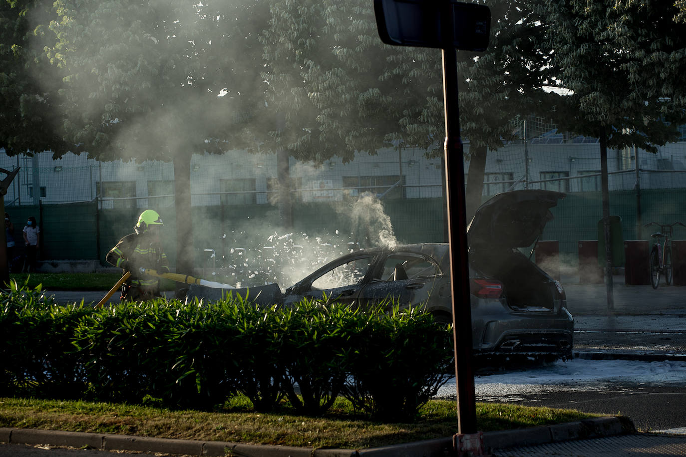 El fuego se ha producido en al barrio logroñés y no ha habido que lamentar heridos. 