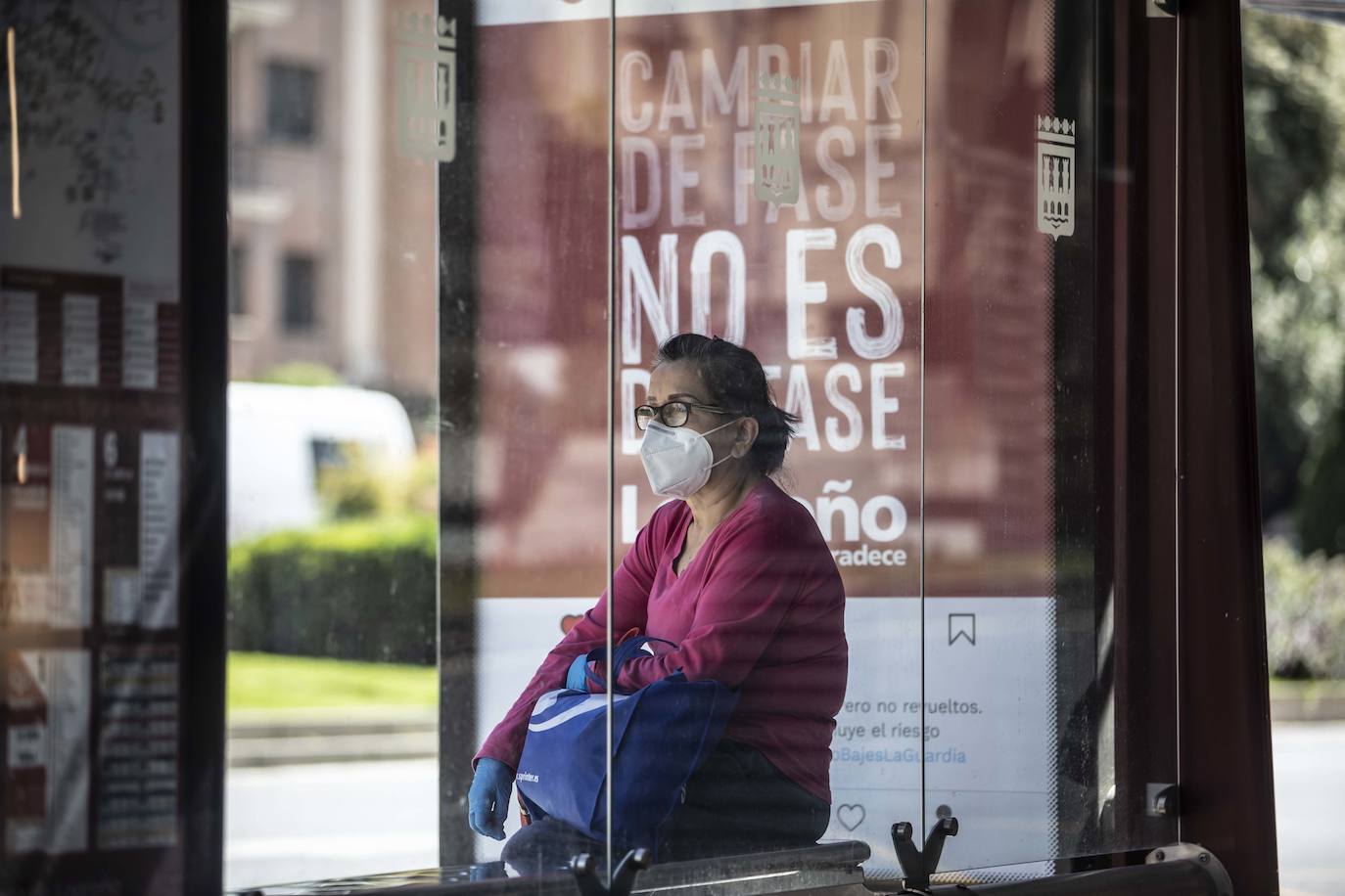 Este jueves se ha puesto en marcha la obligatoriedad del uso de mascarilla en los espacios públicos cerrados y en los lugares abiertos en los que sea imposible mantener la distancia social de dos metros. 