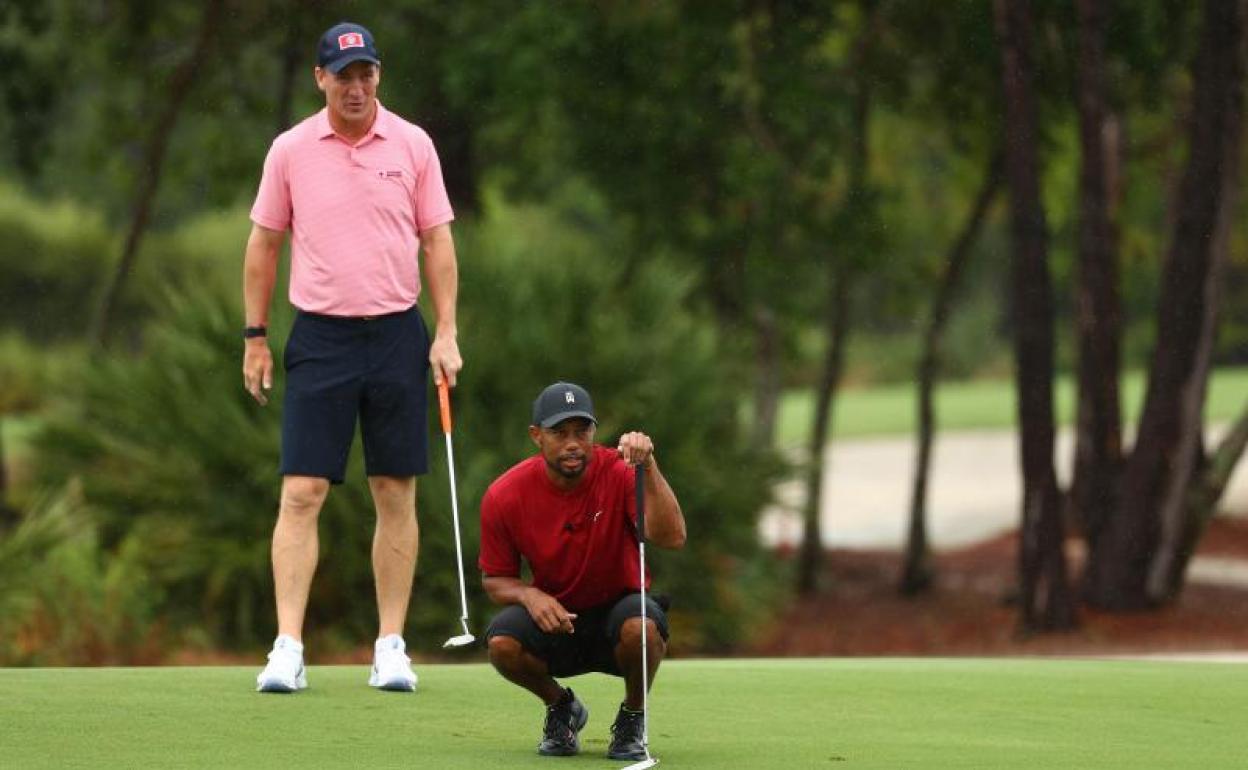 Peyton Manning y Tiger Woods, durante el torneo. 