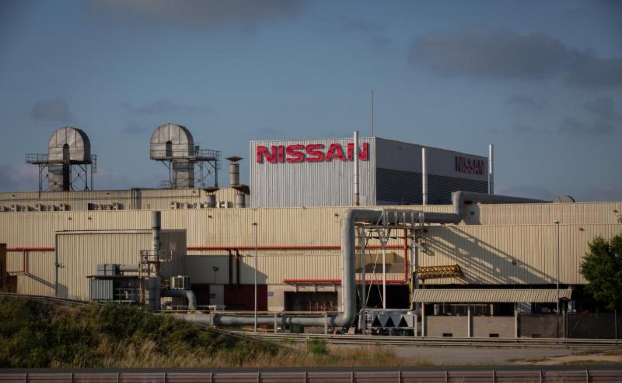 Exterior de la fábrica de Nissan en la Zona Franca de Barcelona 