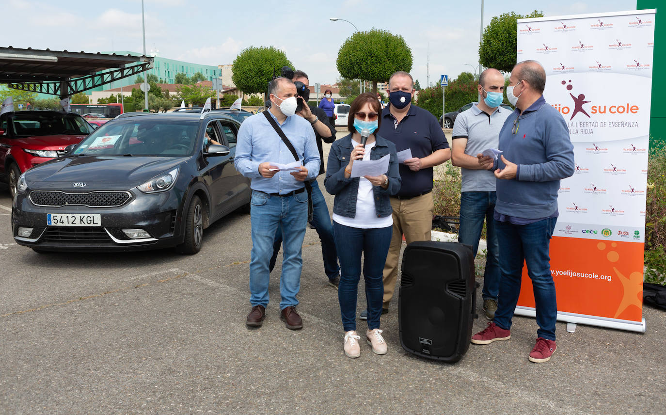 La manifestación ha reunido, según los organizadores, a unos 2.000 vehículos