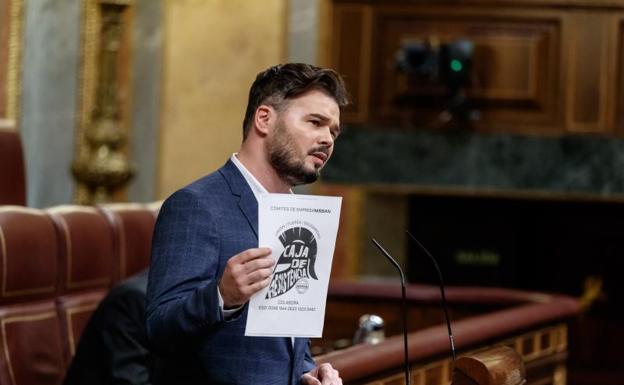 El portavoz de ERC, Gabriel Rufián, interviene desde la tribuna durante la sesión del Congreso. 