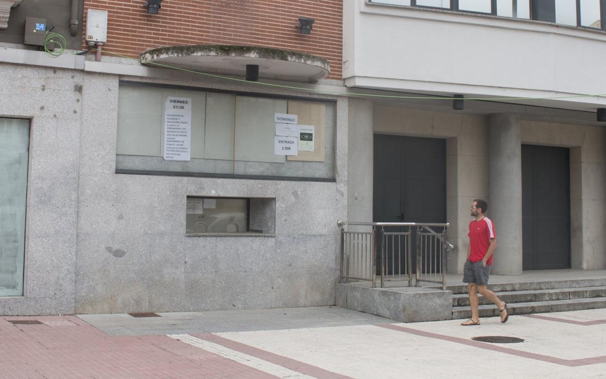 La cartelera del teatro-cine calceatense se completará en menos de un mes con una pantalla led. 