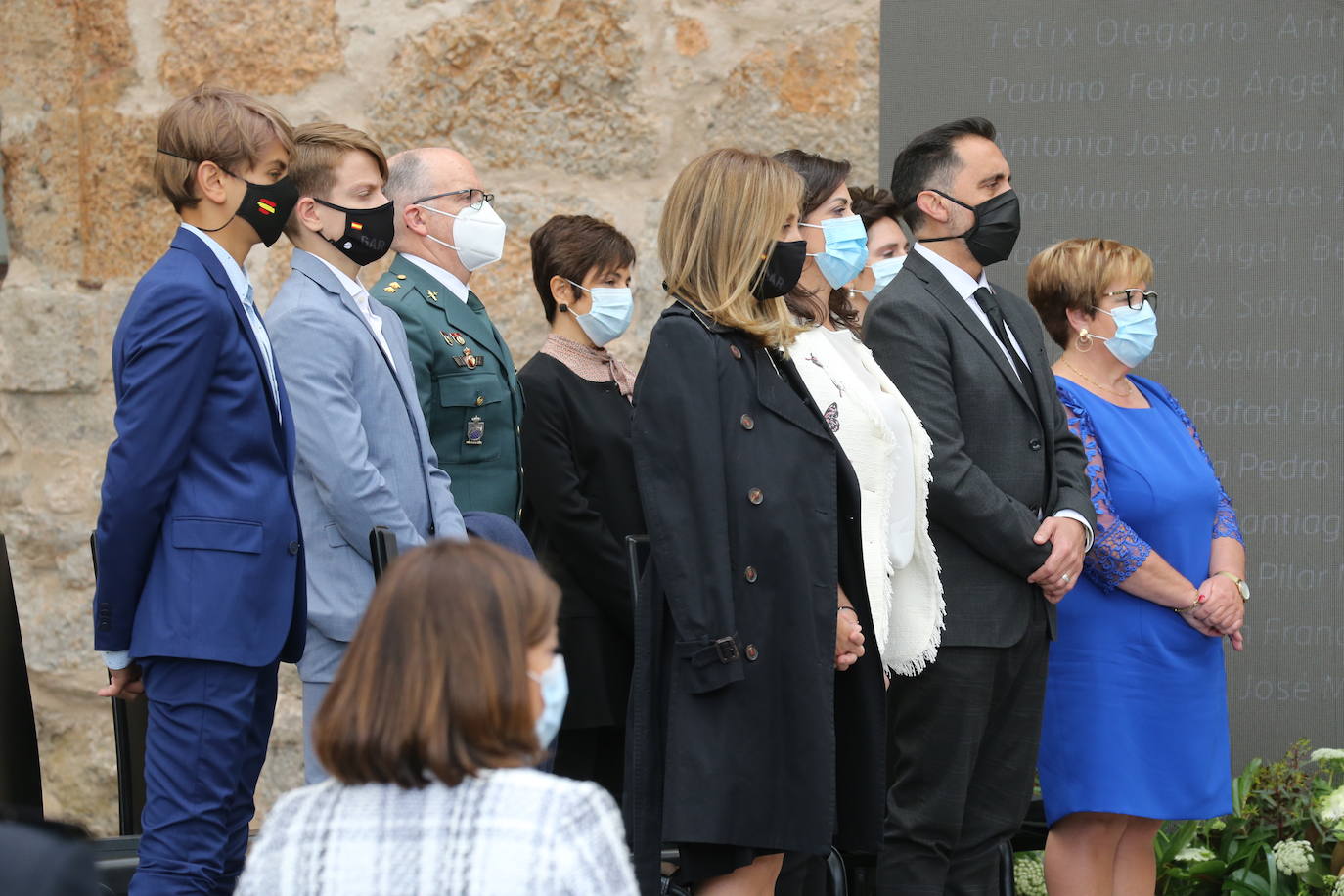 El recientemente fallecido teniente coronel Jesús Gayoso y el colectivo de profesionales sanitarios y sociosanitarios de la región han sido los distinguidos en este Día de La Rioja que ha estado marcado por la lucha contra el Covid-19