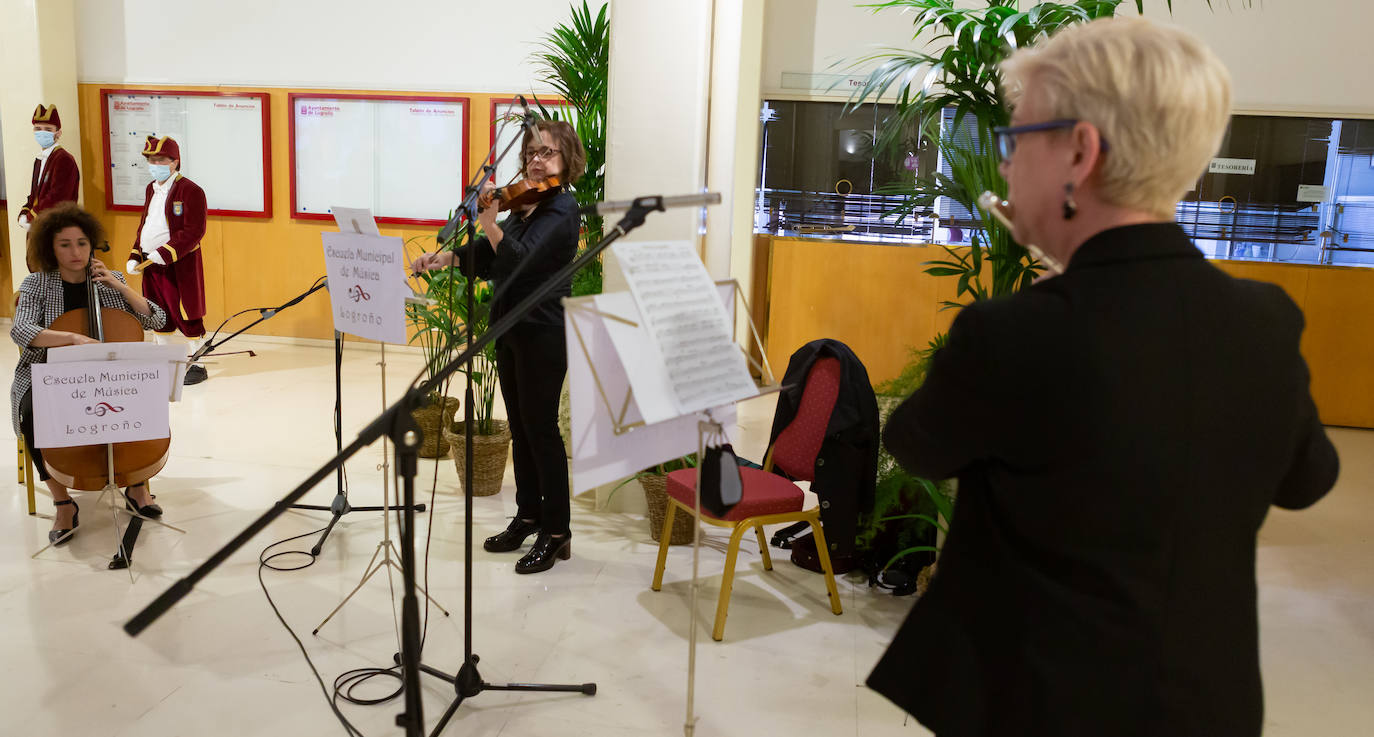 El alcalde de Logroño ha trasladado el agradecimiento del Consistorio a todos los ciudadanos
