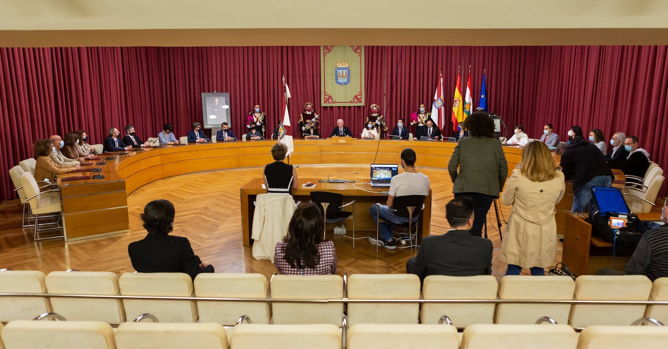 El Consistorio ha reconocido la responsabilidad «ejemplar» de la ciudadanía logroñesa en este estado de alarma y el trabajo de los sanitarios, de las fuerzas y los cuerpos de seguridad, así como de los empleados públicos. 