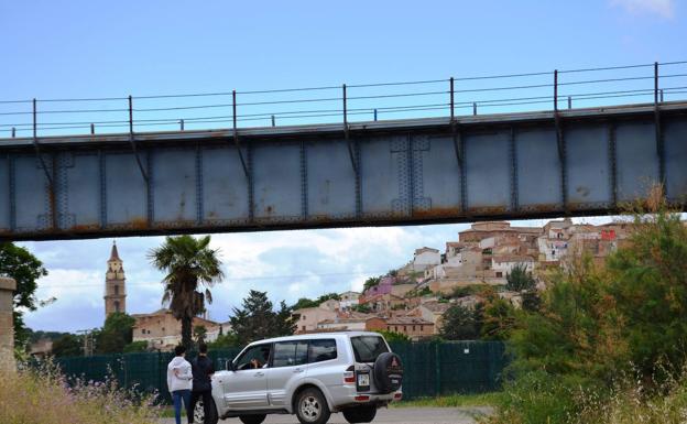 Imagen principal - El joven que murió arrollado por un tren en Calahorra cumplía los 18 años el día del suceso