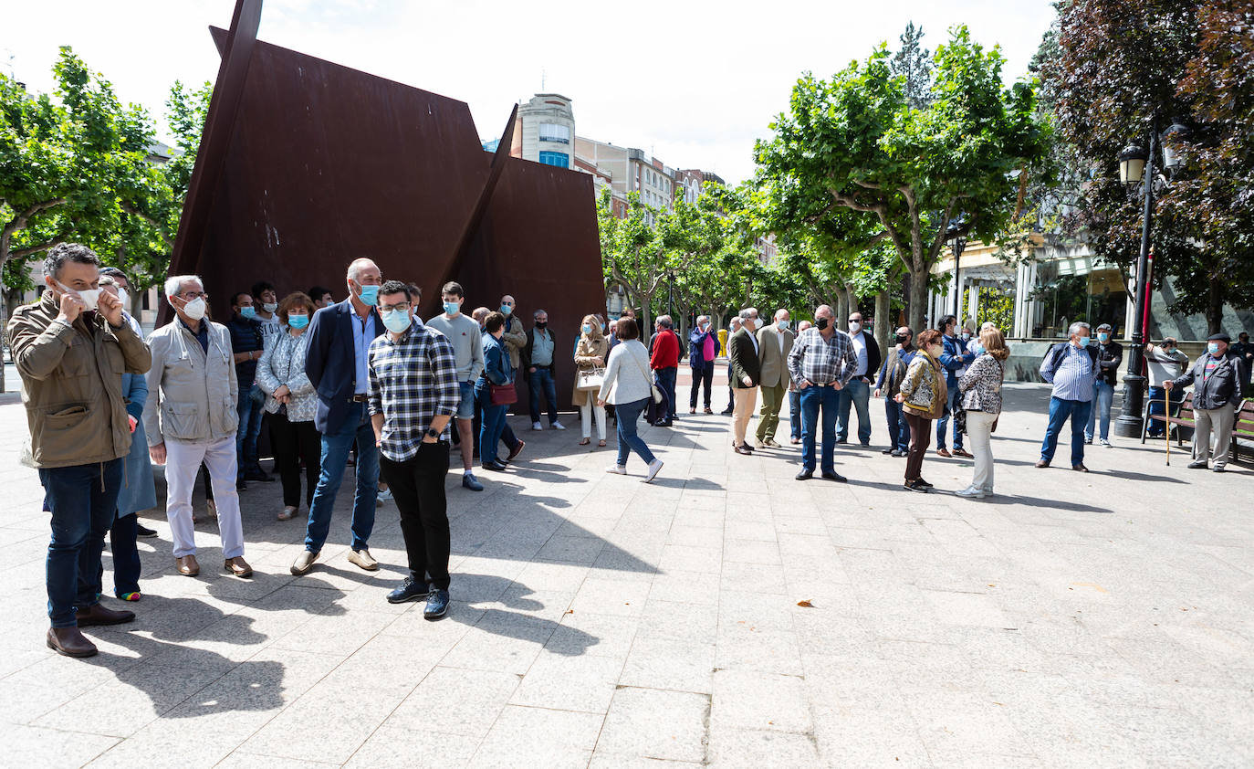 Diego Urdiales ha encabezado el 'paseo' taurino por El Espolón