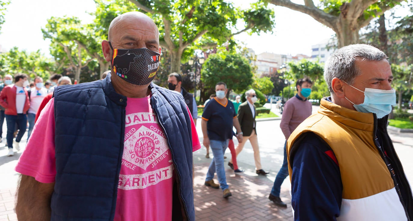 Diego Urdiales ha encabezado el 'paseo' taurino por El Espolón