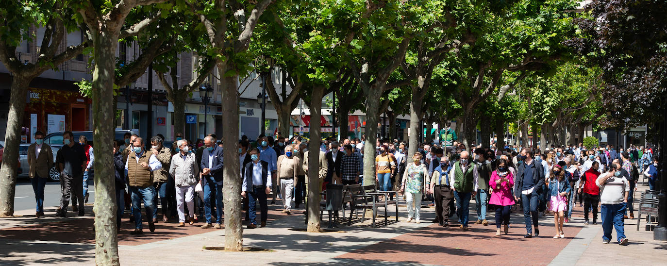 Diego Urdiales ha encabezado el 'paseo' taurino por El Espolón