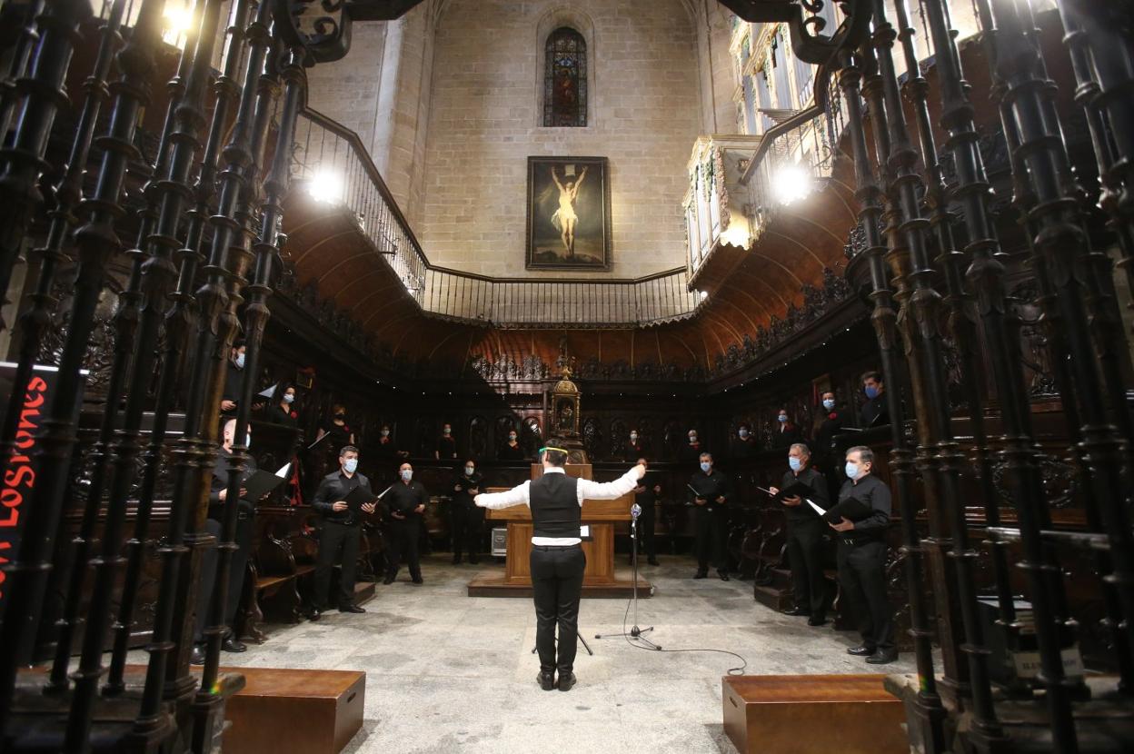 La misa de San Bernabé se celebró el jueves con limitación de asistentes. 