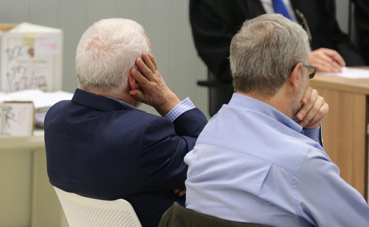 El ex consejero Muñoz, absuelto de estafa, blanqueo y tráfico de influencias