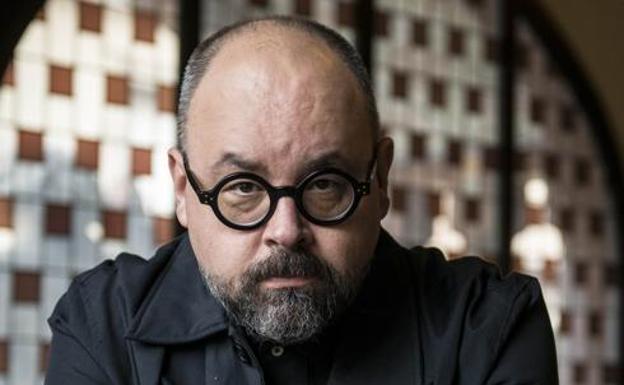 Carlos Ruiz Zafón, el 'hijo del dragón', muere a los 55 años