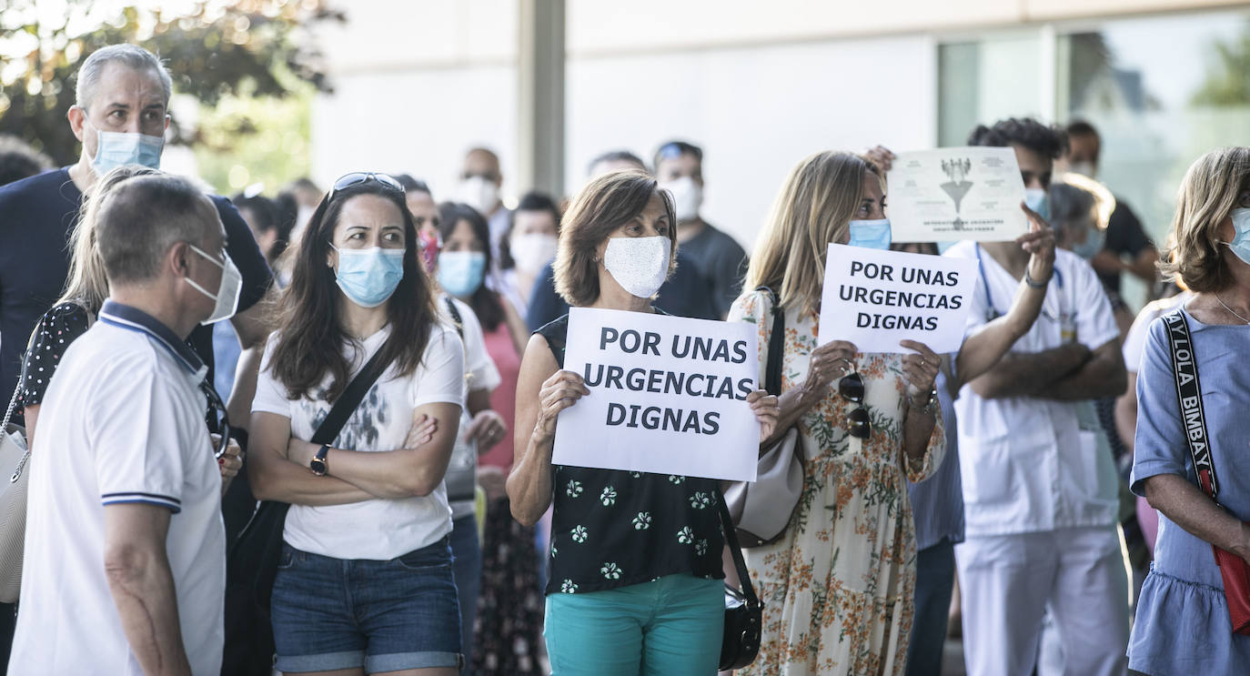 Los trabajadores pidieron este lunes la contratación de más personal y espacios más adecuados