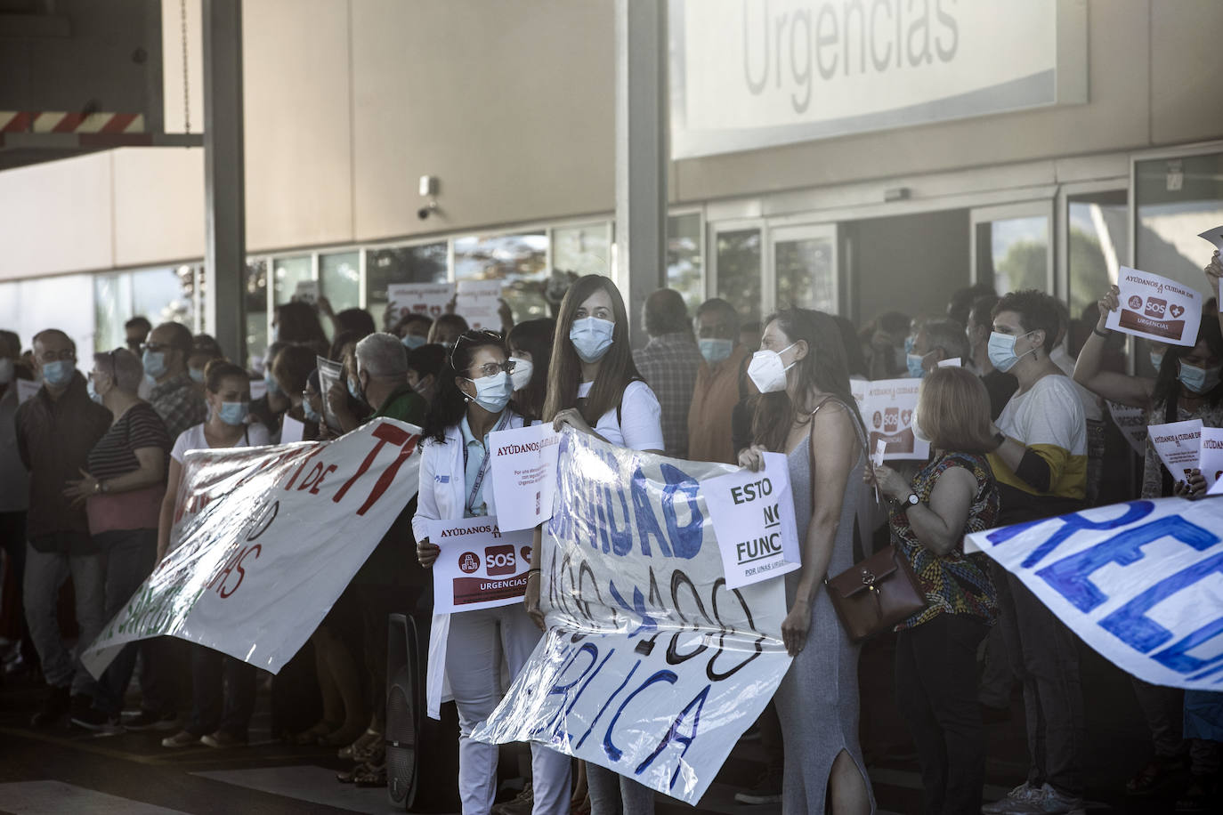 Los trabajadores pidieron este lunes la contratación de más personal y espacios más adecuados