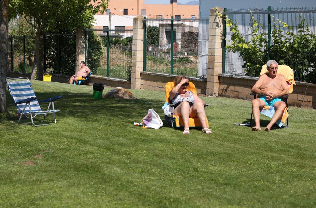 Después de la polémica de las últimas semanas, las piscinas de El Cortijo han abierto este miércoles sus puertas.