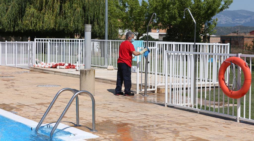 Después de la polémica de las últimas semanas, las piscinas de El Cortijo han abierto este miércoles sus puertas.