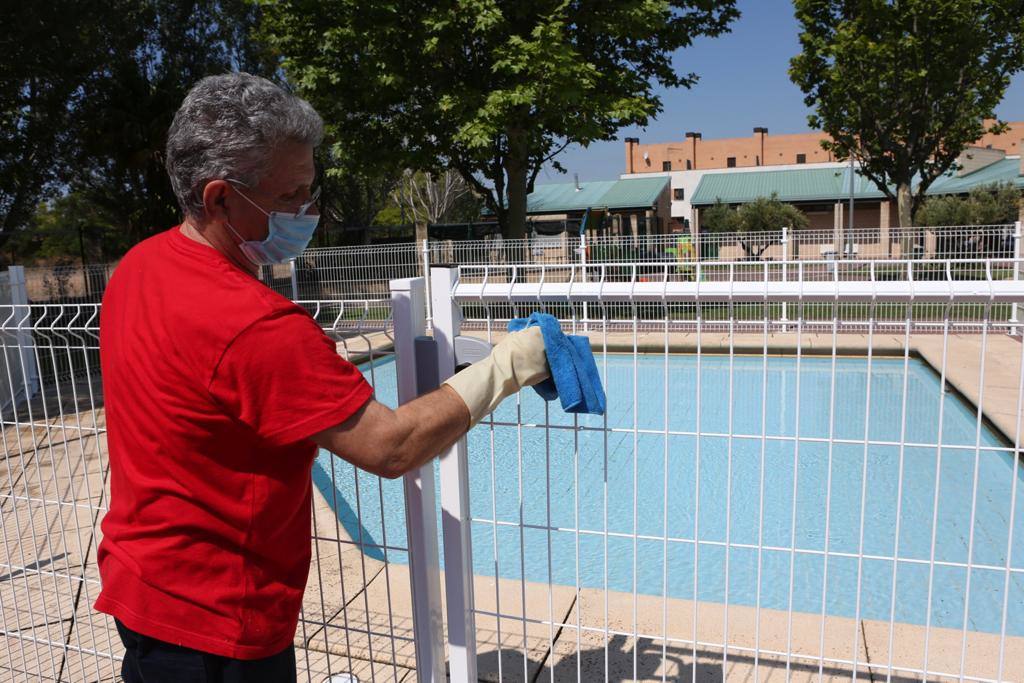 Después de la polémica de las últimas semanas, las piscinas de El Cortijo han abierto este miércoles sus puertas.