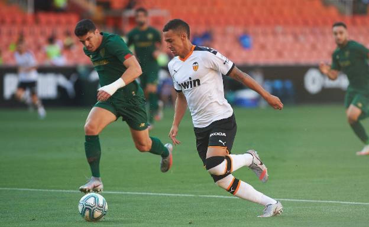 Rodrigo Moreno, en un lance del partido Valencia-Athletic del miércoles. 