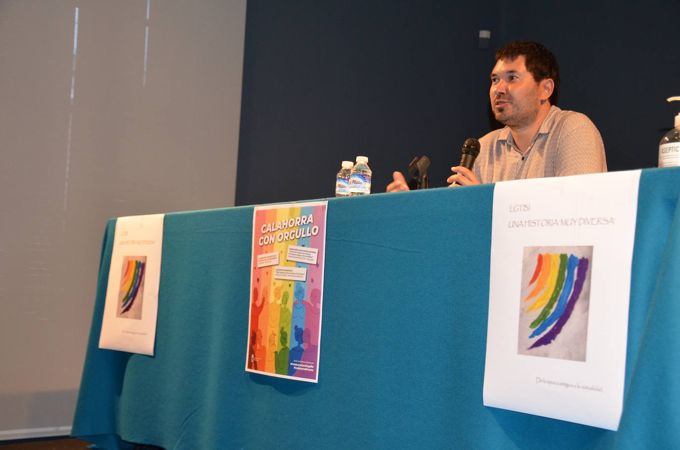 Fotos: Exposición &#039;LGTBI. Una historia muy diversa&#039;, en Calahorra