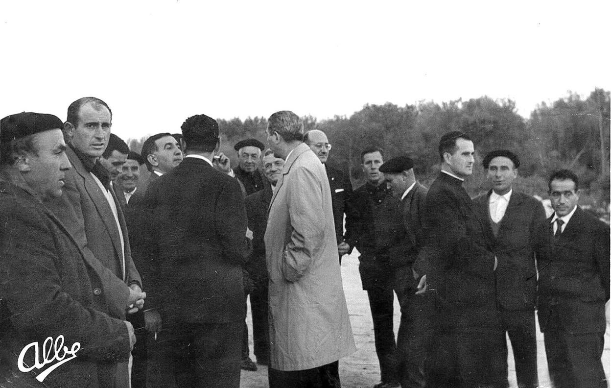 Inauguración de una canalización de la presa de Machín. 