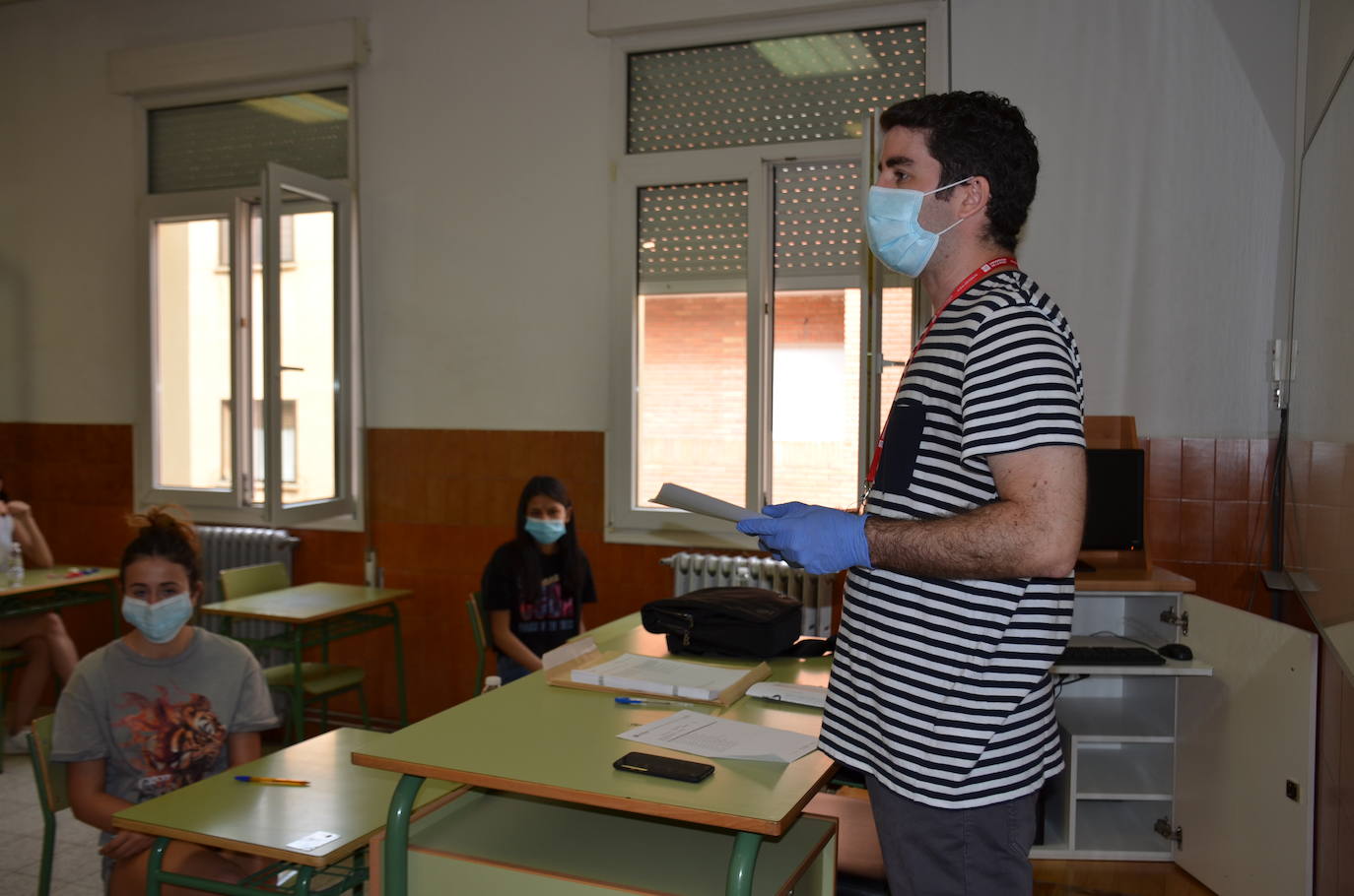 Las pruebas se han trasladado a las aulas del instituto, sin los escolares de Arnedo y Alfaro que se examinan en sus centros