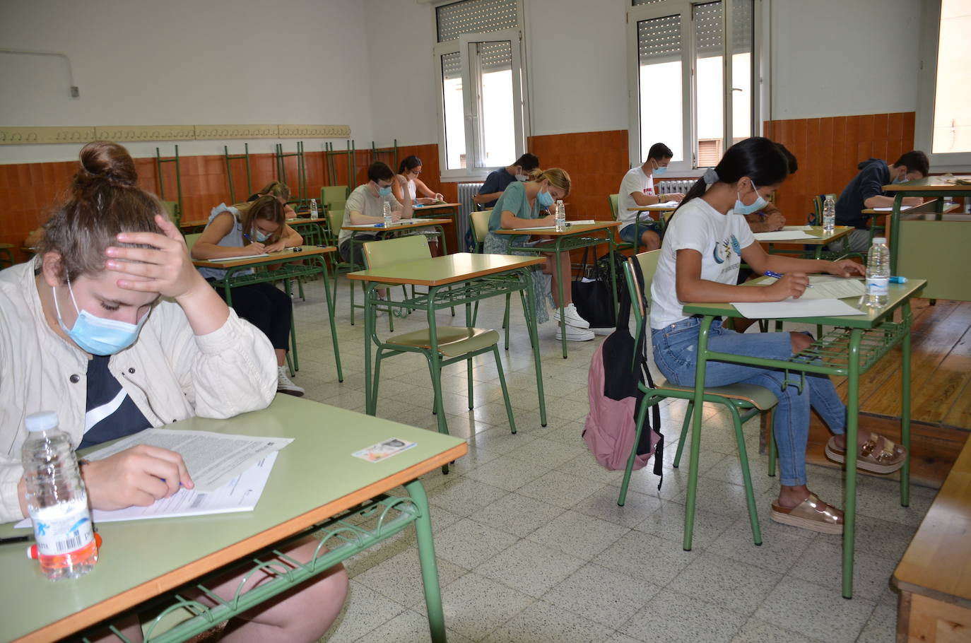 Las pruebas se han trasladado a las aulas del instituto, sin los escolares de Arnedo y Alfaro que se examinan en sus centros