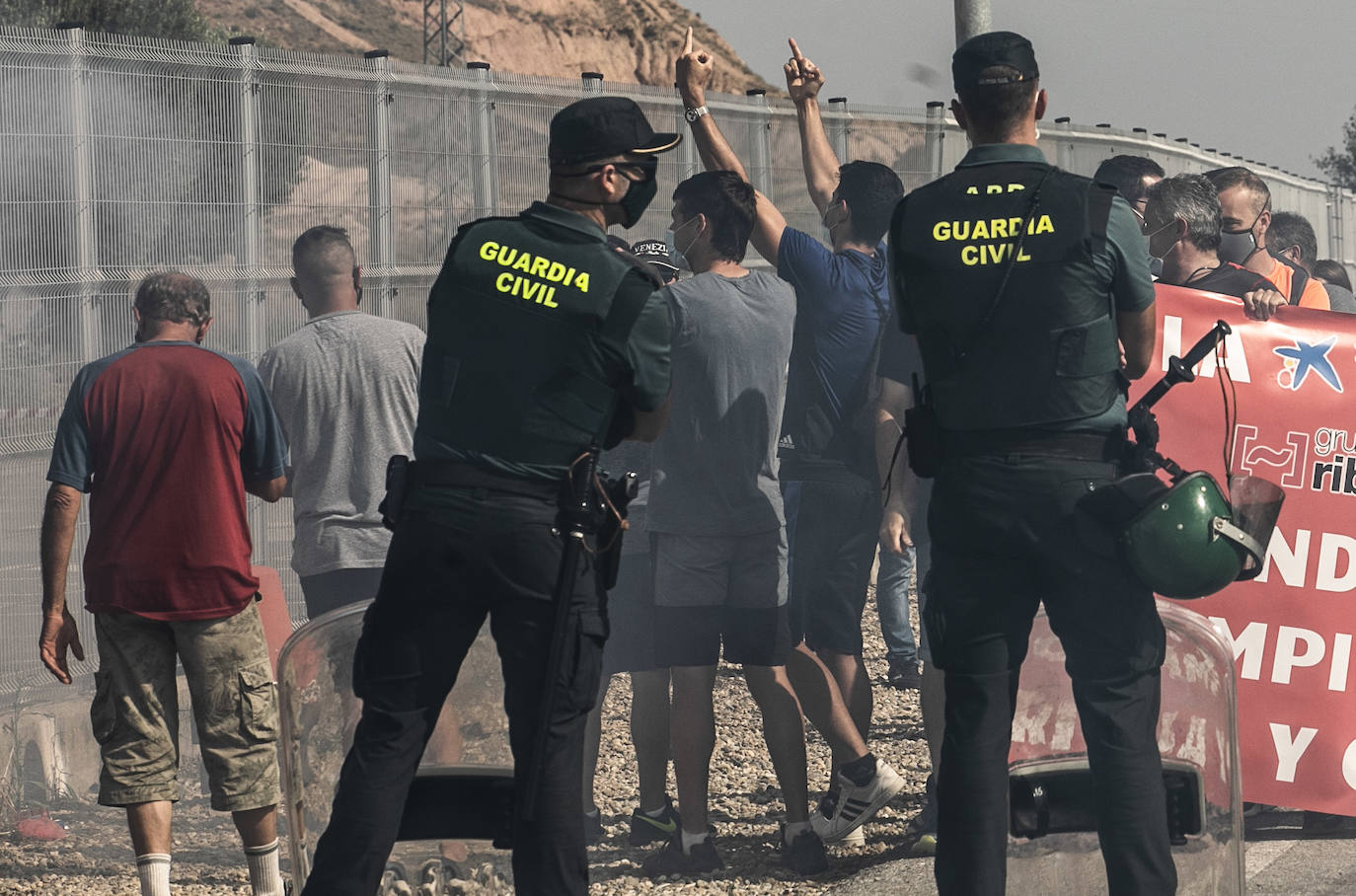 Este jueves más de doscientas cincuenta personas se han concentrado frente a las instalaciones de grupo Riberebro