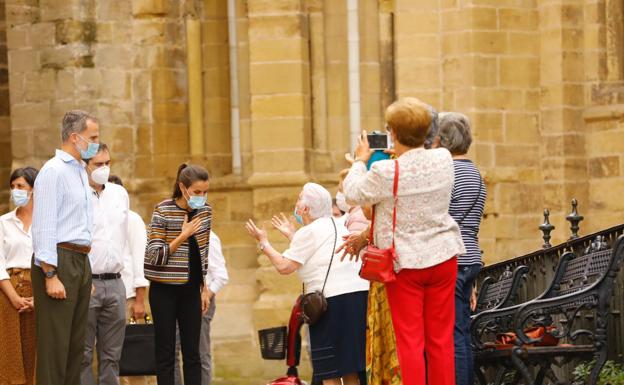 Imagen principal - Los reyes, peregrinos y turistas en Santo Domingo