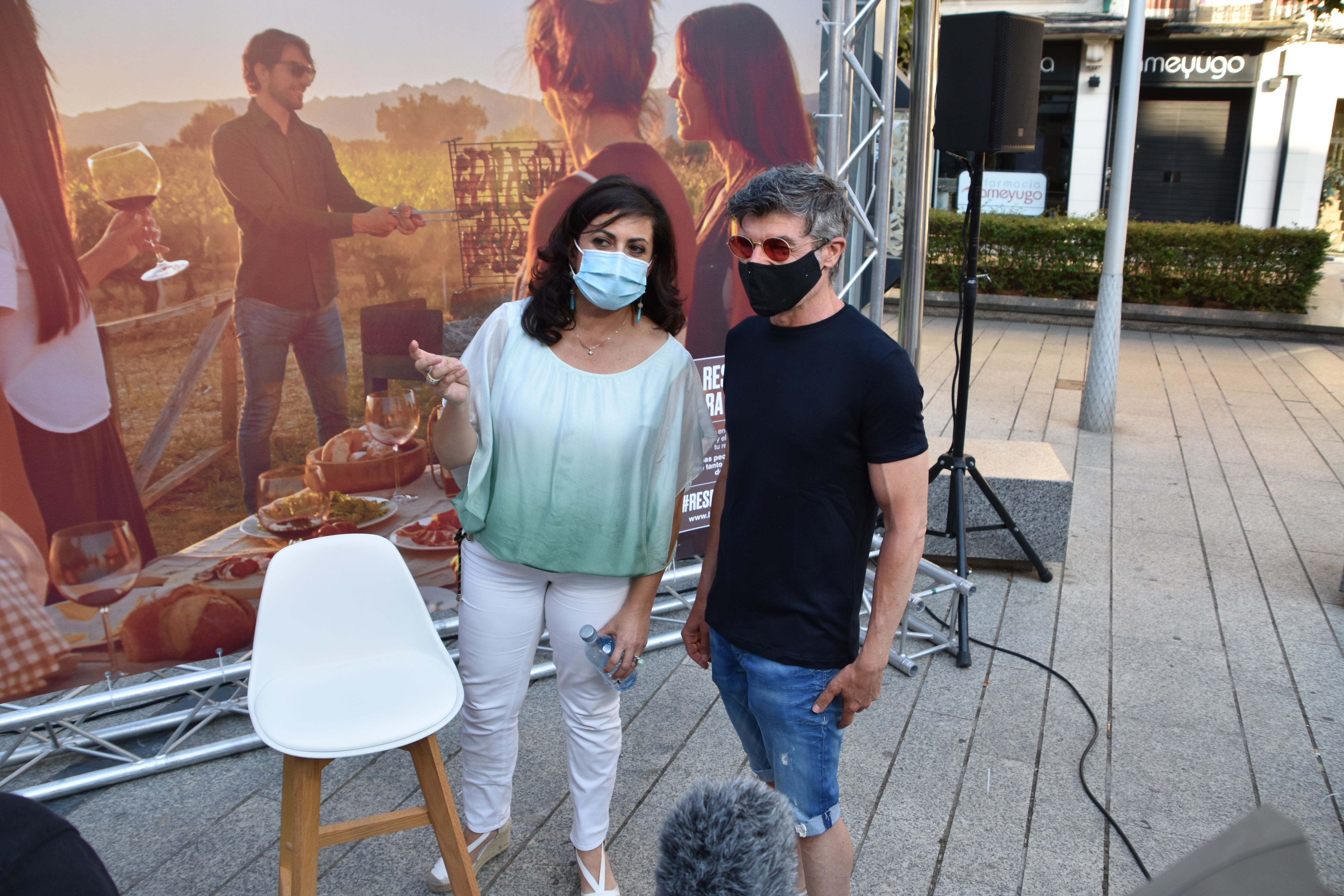 El actor Nacho Guerreros no ha dudado en ir a contar las maravillas de su localidad para apoyar el turismo riojano