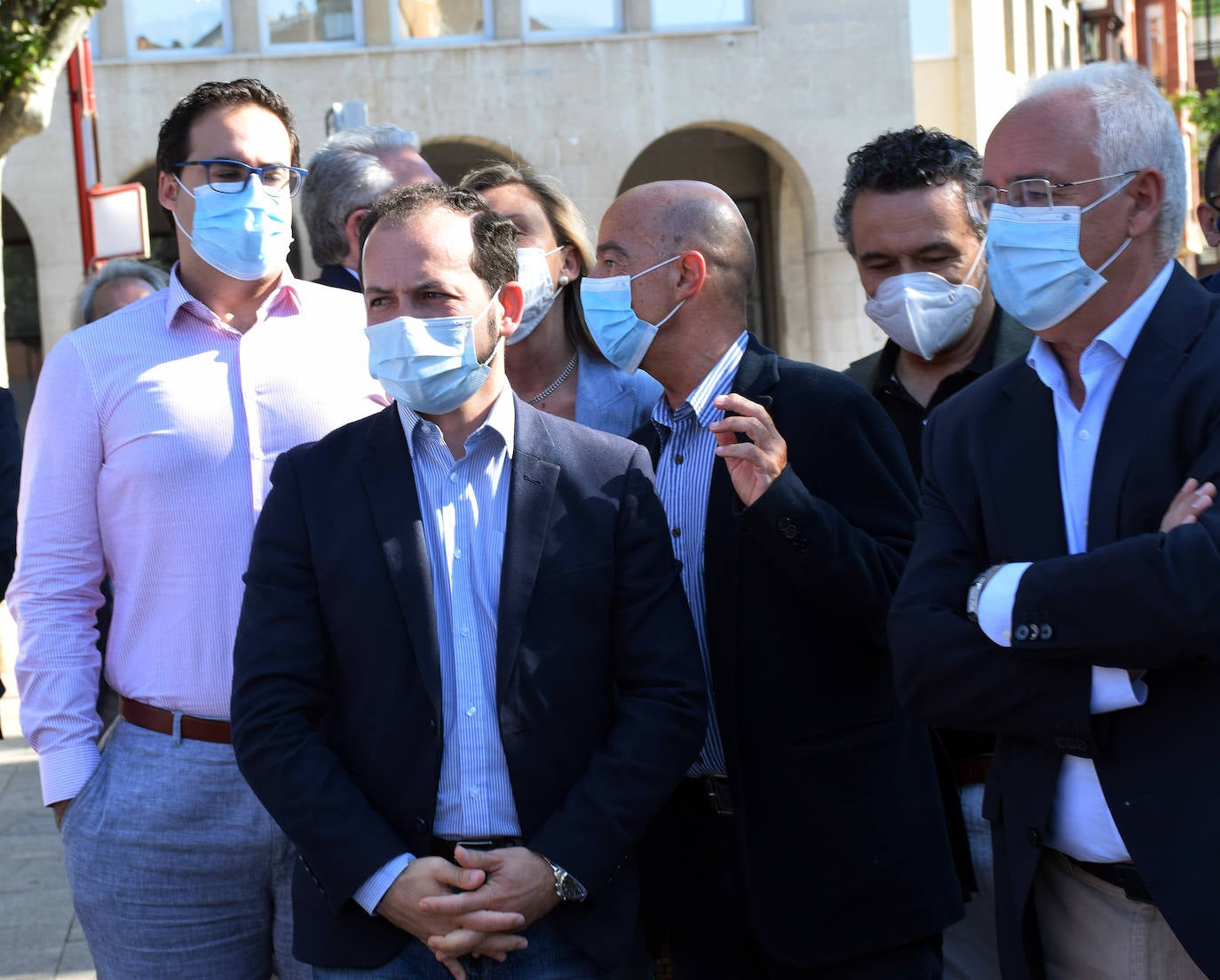 El paseo de El Espolón ha acogido el acto conmemorativo del aniversario del asesinato del concejal popular de Ermua