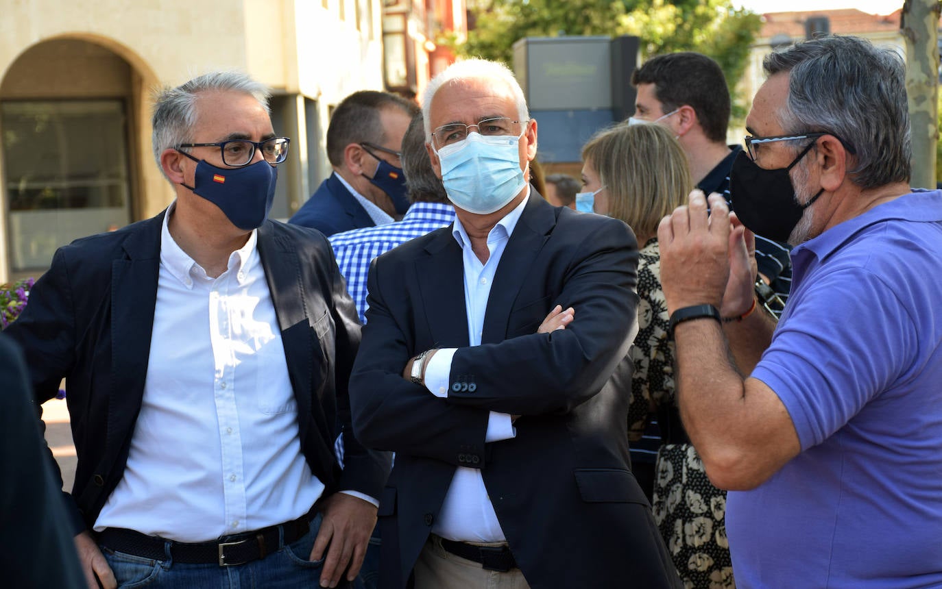 El paseo de El Espolón ha acogido el acto conmemorativo del aniversario del asesinato del concejal popular de Ermua