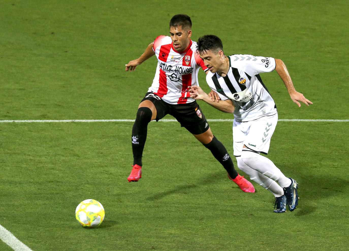 Los de Sergio Rodríguez ascienden a Segunda División tras superar al Castellón en la tanda de penaltis