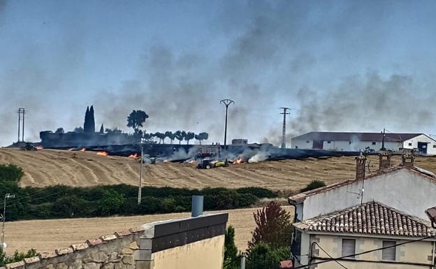 Aviones contra incendios sofocan un fuego en Yécora