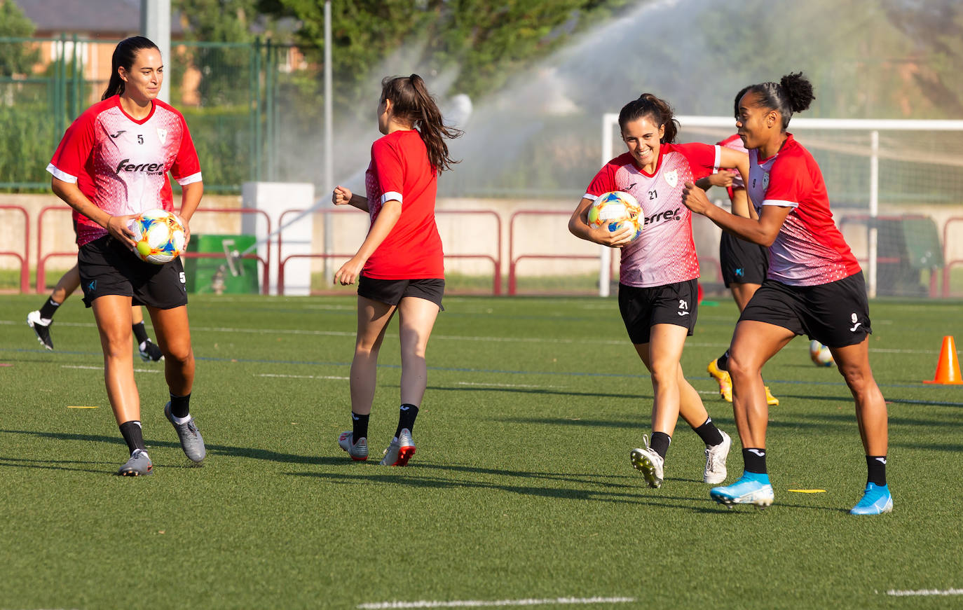 Las logroñesas iniciaron este lunes la pretemporada con un proyecto ilusionante y reconocido, pero con las incertidumbres que genera el coronavirus