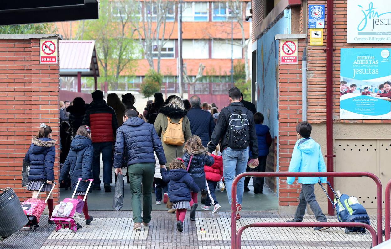 La baja natalidad vacía el 25% de las aulas de 3 años y permitiría diseñar un curso con 18 niños por clase