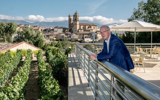 Fernando Salamero: «Hay que disfrutar de nuestra tierra como la descubren quienes vienen de fuera»