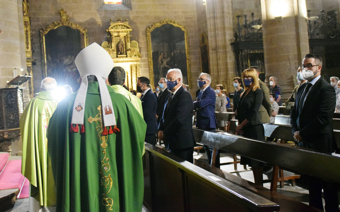 La ceremonia ha estado presidida por el obispo de la Diócesis de Calahorra y La Calzada Logroño, Carlos Escribano