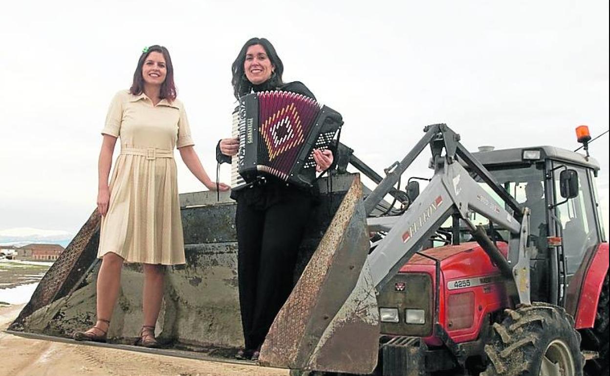 Elisa Tralará y Uxía López, en 'Orgullo rural'. 