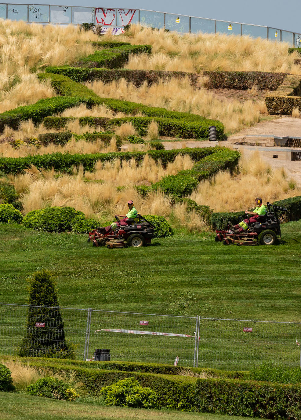 Fotos: El cuidado de los jardines de Logroño, en tela de juicio