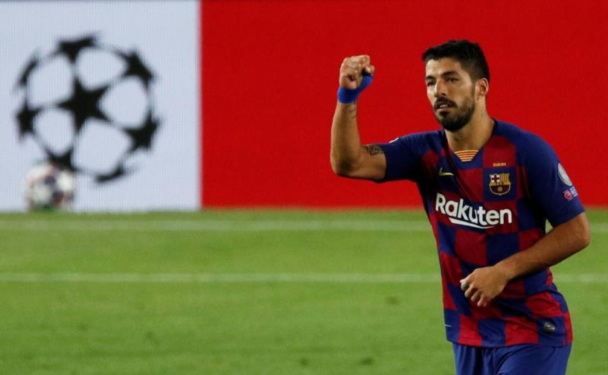 Luis Suárez celebra el gol que le marcó al Nápoles. 