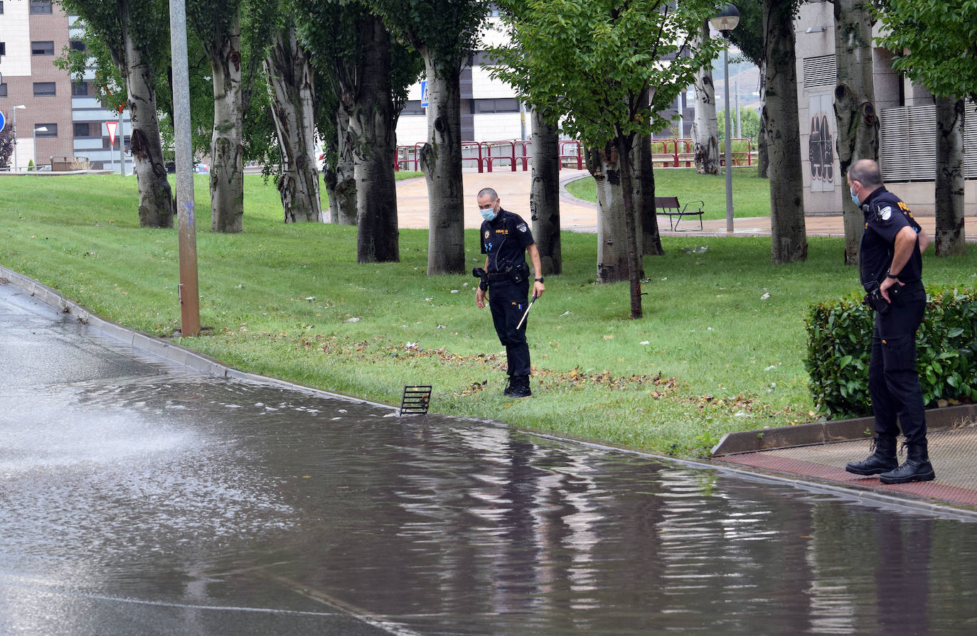 En la capital riojana, hubo lluvia y granizo