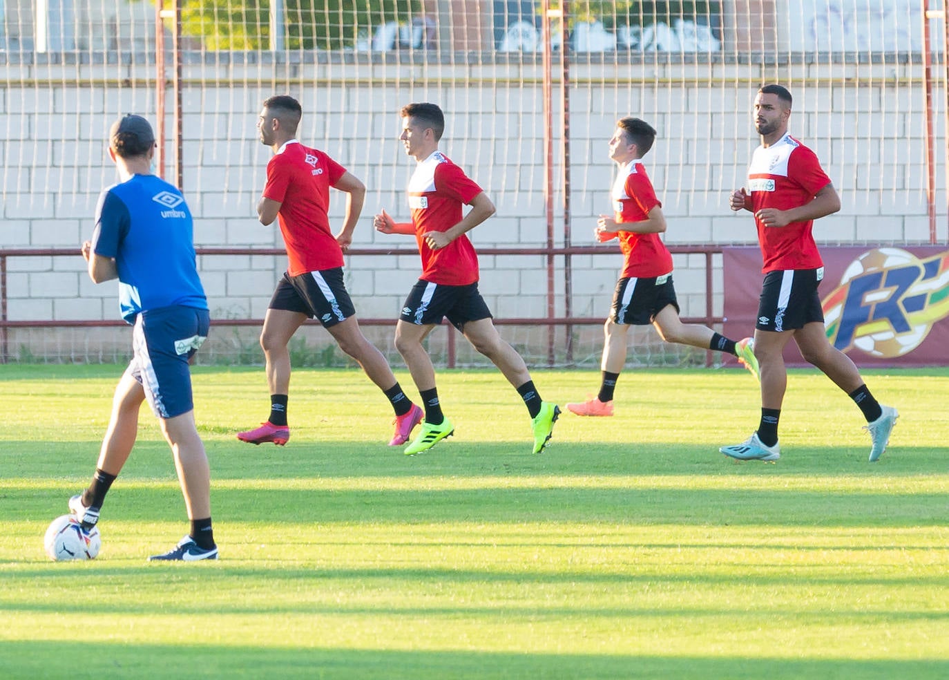 El equipo ha realizado este jueves su primer entrenamiento