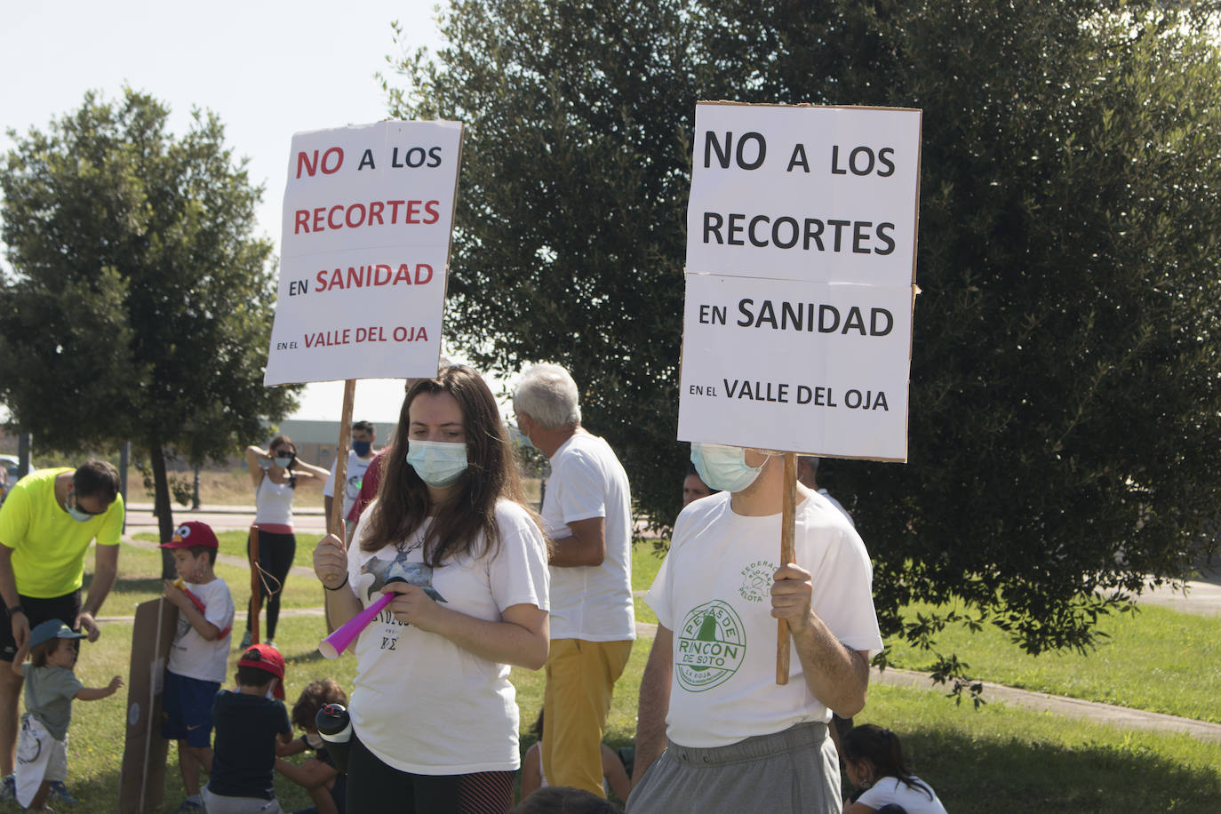 Fotos: Cerca de 300 vecinos protestan por los recortes sanitarios en Santurde, Santurdejo y Pazuengos