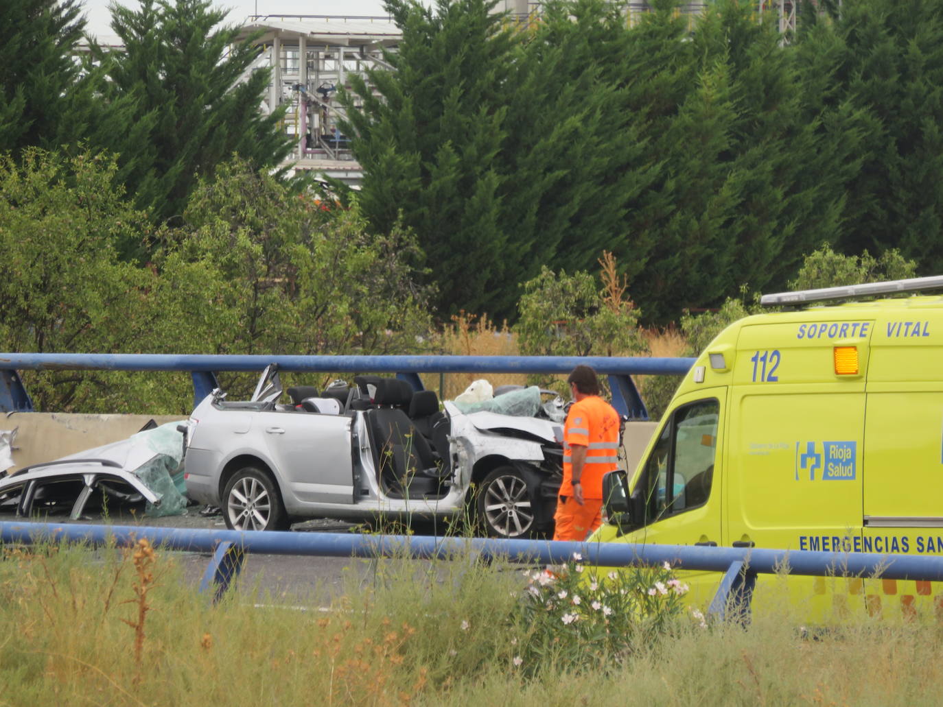 Fotos: Dos fallecidos en un accidente de tráfico en la N-232 en Alfaro