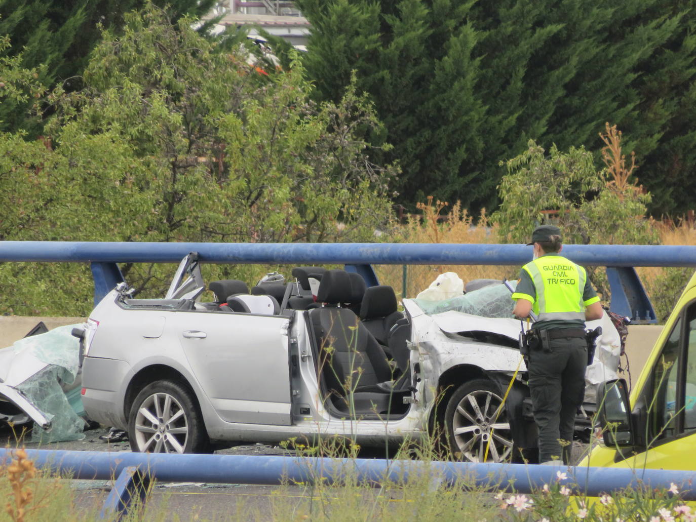 Fotos: Dos fallecidos en un accidente de tráfico en la N-232 en Alfaro