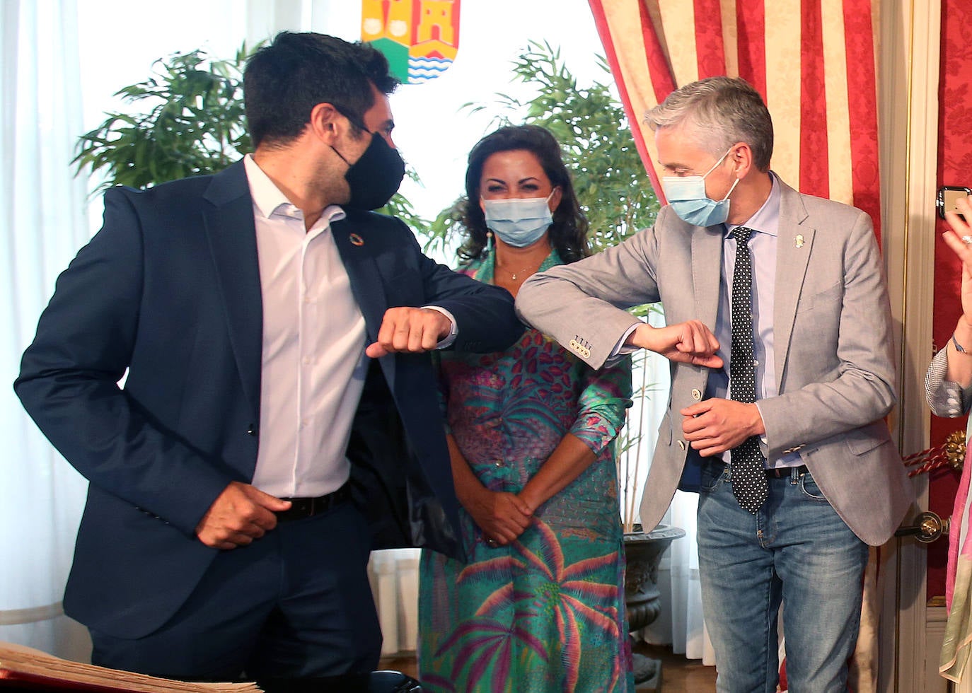 El nuevo consejero de Transición Ecológica y Sostenibilidad del Gobierno de La Rioja, Alex Dorado, ha apostado este martes por aprovechar la oportunidad que brindan los fondos europeos vinculados al Pacto Verde «para transformar la economía y hacer crecer» a la comunidad riojana. 