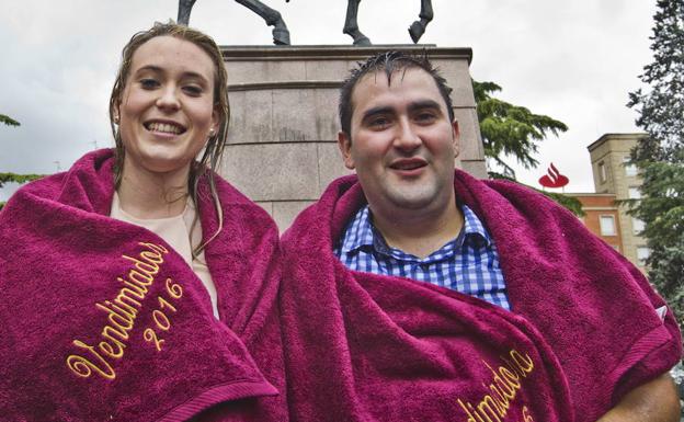 Jesús González, junto a su compañera de fiestas en el 2016, Leire Calvo. 