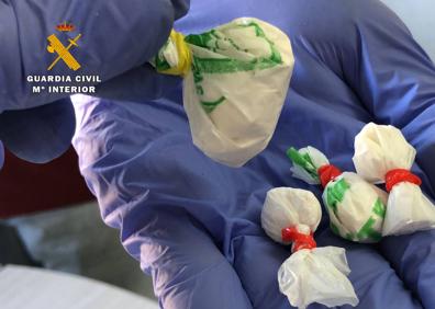 Imagen secundaria 1 - Detalles de la operación y el material incautado. 